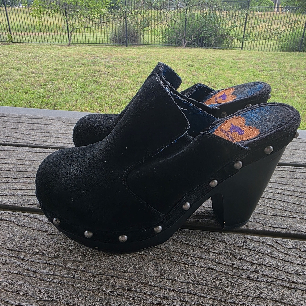 Black Velvet Women's Heeled Clogs